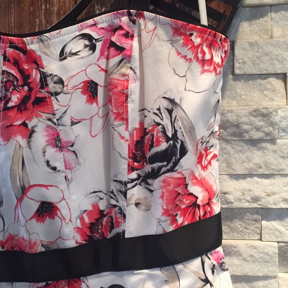 Elegant Flower Print Dress - Picture 2 of 7